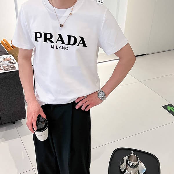 プラダ ロゴ半袖Tシャツ スーパーコピー pug52384